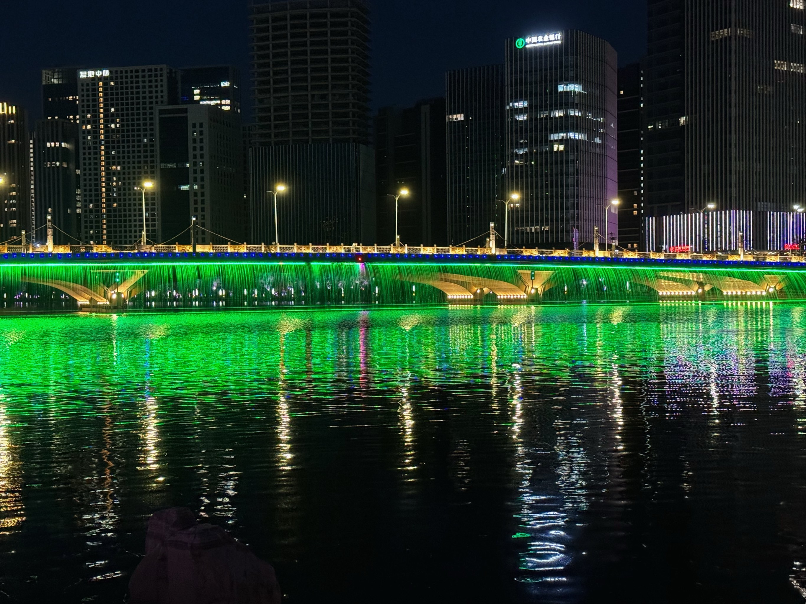 桥上灯火通明!通州大运河网红桥