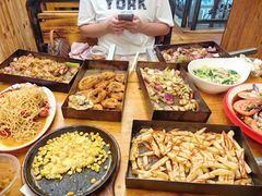 -老东镇啤酒屋海鲜加工·蒸汽海鲜·海鲜烧烤(台东店)