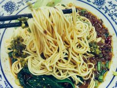-渝之汇牛肉豌杂面