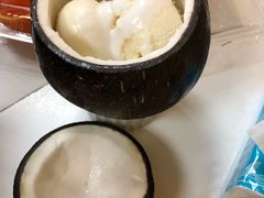 -志龙皇冠吃货椰子铺