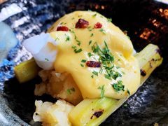 Poached&nbsp;Eggs&nbsp;with&nbsp;Grilled&nbsp;Asparagus-OZONE 顶楼酒吧(香港丽思卡尔顿酒店)
