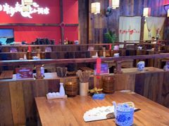 大堂-先启半步颠小酒馆(白麓里店)