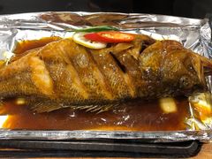 铁板锡纸鲈鱼-高第街56号港式餐厅·精选(世茂广场宽厚里大明湖店)