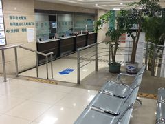 -上海大学附属上海和平眼科医院