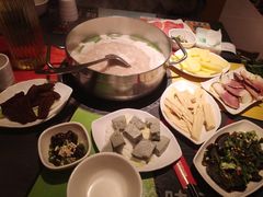 -四季喧黔味豆米火锅(万达广场店)