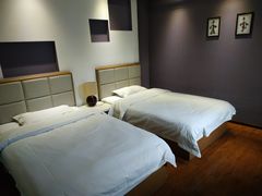 -七贤国际青年旅舍(西七路分店)