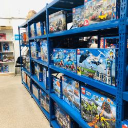 -逝水玩具折扣店