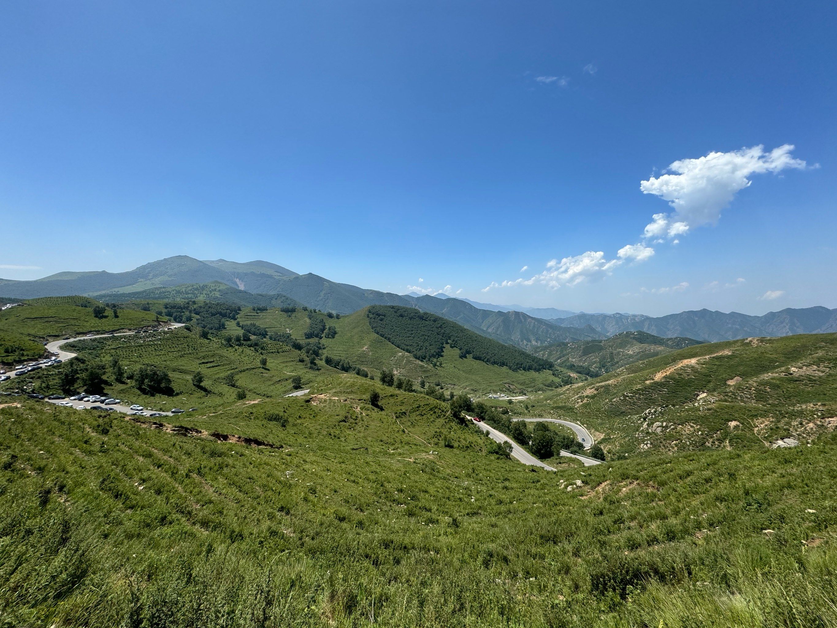 一路开到北灵山,get轻松徒步路线✔️
在北京最高峰!