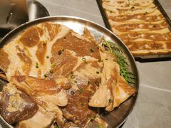 -草家酱蟹炭火烤肉店(珲春南路一店)