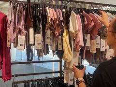 -lululemon(上海浦东IFC店)