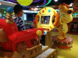 -太空学院儿童娱教乐园(中华广场店)