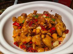 酸菜肥肠煲-老湘村·湖南土菜(天河维多利店)