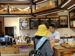 大堂-BROAD面包路·欧式面包(龙湖时代C馆店)