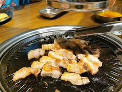 厚切猪肉-·缸桶屋·韩式牛肋条自助烤肉(西湖D11店)