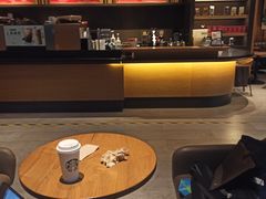 大堂-星巴克(前滩世贸中心店)