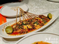 -小董哥烤串·爆汁大油边(故宫店)
