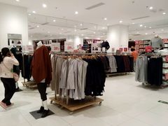 大衣-优衣库(苏州天虹CCMall石路店)