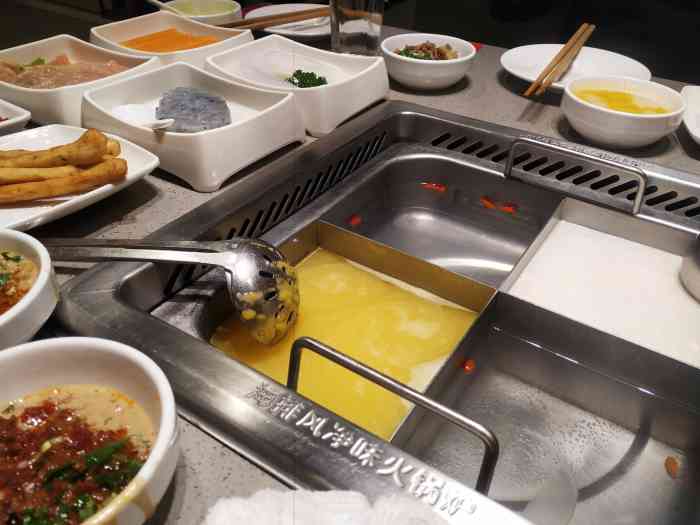 海底捞火锅(温岭银泰城店)-"[牛排]口味:海底捞的菜其实和别的地方没.