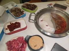 -嘎琉鲜切牛肉自助火锅