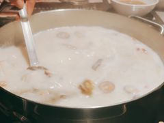 -尚尚仙·酸汤猪手·猪肚鸡火锅(华联万柳购物中心店)