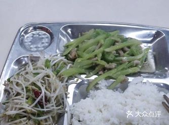 南区吃的多，北区MM多，欢迎观临竹园食堂，三楼土豆一