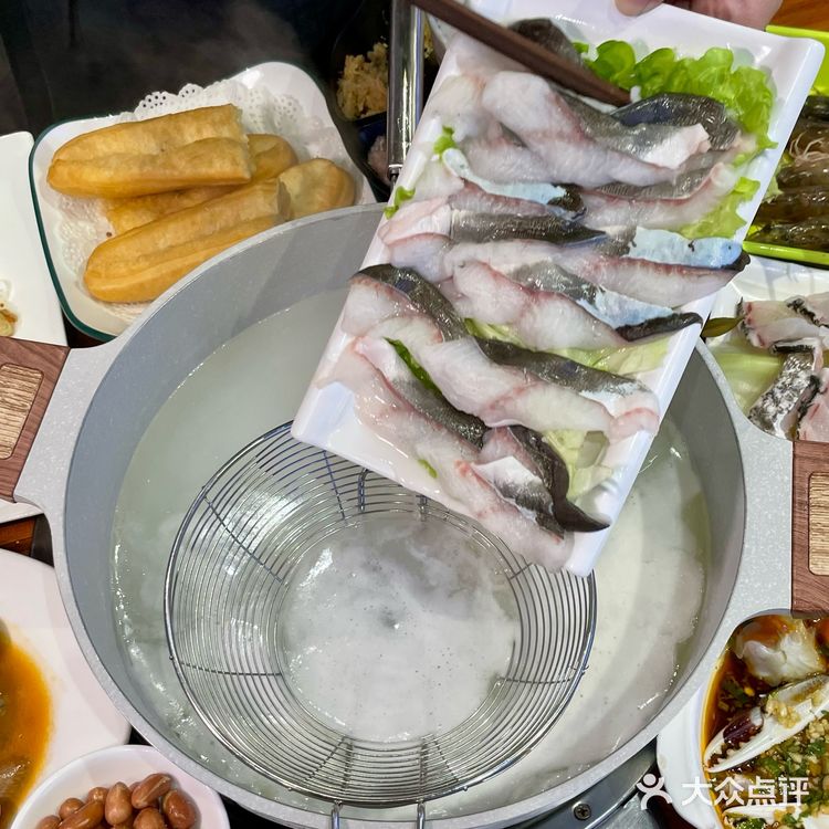 在汕头！夜宵不二之选——粥底火锅！！