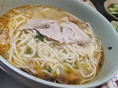 -亮亮面馆(经六路店)