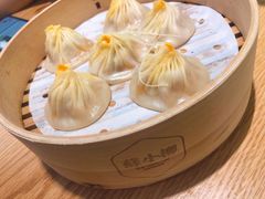 手拆六月黄小笼包-苏小柳点心·手作小笼包(新街口分院店)