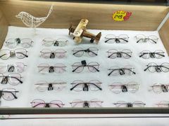 -视野联行眼镜·蔡司授权店(长白万象汇店)
