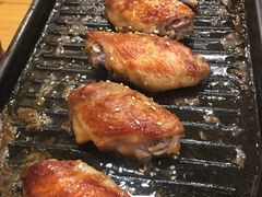 料理烤焦香翅中-老东镇啤酒屋海鲜加工·蒸汽海鲜·海鲜烧烤(台东店)