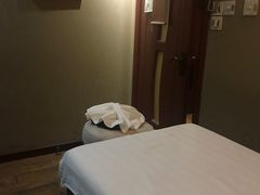 -莱蔻·圣灸堂·推拿艾灸(天山店)