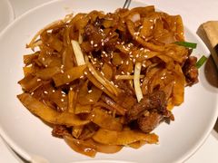 干炒牛河-汤城小厨•粤菜•靓汤(苏州街店)