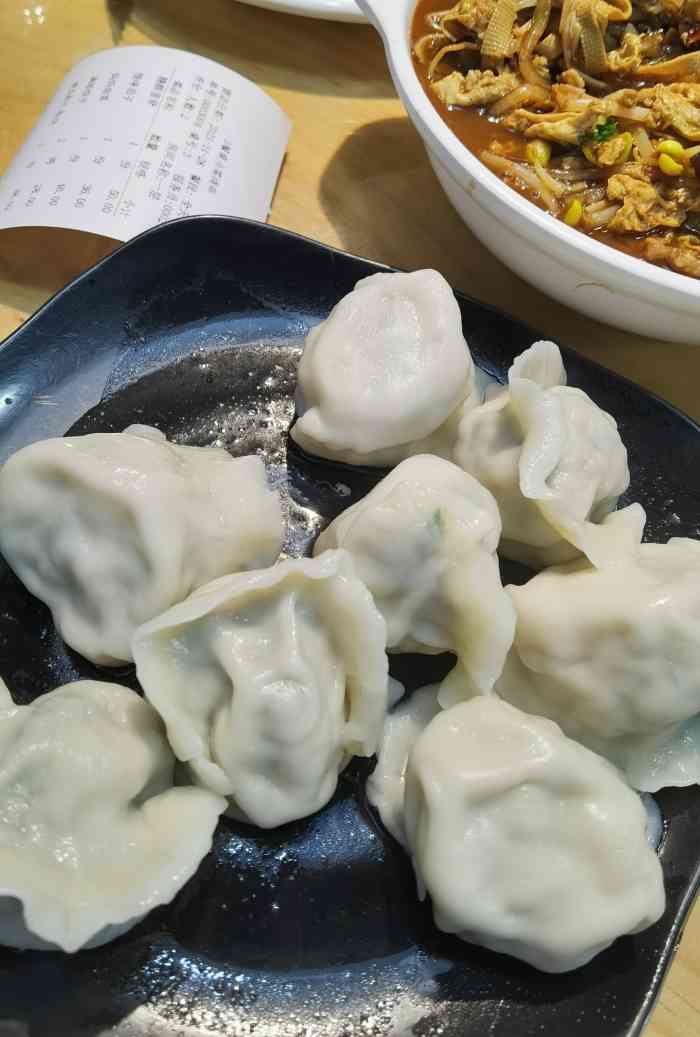 满姐饺子(德胜门店"这家店就在德胜门内大街,修整过后的大街非.