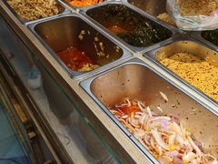 自助取餐区-三兄弟高炉烧饼