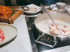 -尚尚仙·酸汤猪手·猪肚鸡火锅(华联万柳购物中心店)