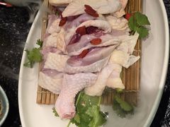 -得意咚瓜·顺德鱼生·冬瓜火锅(深圳首店)