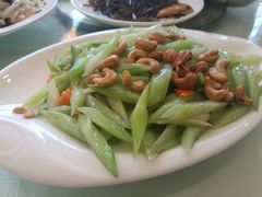 西芹腰果-添福来墨鱼饺子 · 海鲜东北菜(大连星海·黄浦路店)