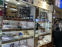 -三叶眼镜城批发市场(上海火车站店)