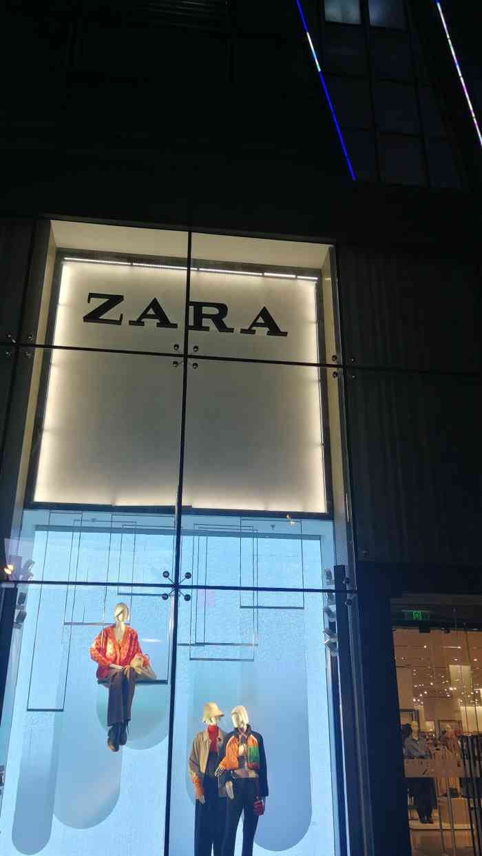 zara(西单大悦城店)-"喜欢陈列里的那只猫咪,这里也能买到猫咪的.