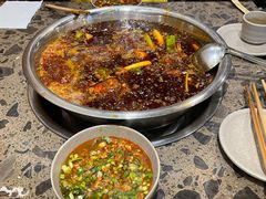 -肖肖酸萝卜鱼火锅(总店)