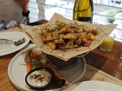 -Mark&Mars Restaurant