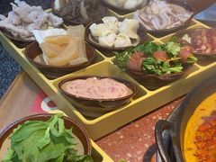 -赵美丽·重庆社区火锅·直营店(火车东站·中豪国际店)