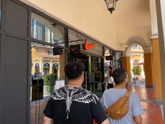 -佛罗伦萨小镇广佛名品奥特莱斯(疏港路店)