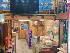 门面-老东镇啤酒屋海鲜加工·蒸汽海鲜·海鲜烧烤(台东店)