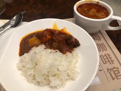 红烩牛肉饭送罗宋汤-东海咖啡馆