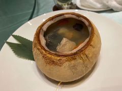 乌鸡海味椰子汤-彩丰楼中餐厅·仁恒洲际酒店