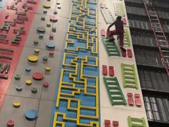 -极限PLAY运动娱乐新世界·团建派对潮玩休闲馆·室内蹦极高空游乐园