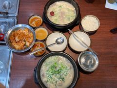 牛膝骨雪浓汤-神仙雪浓汤(明洞店)