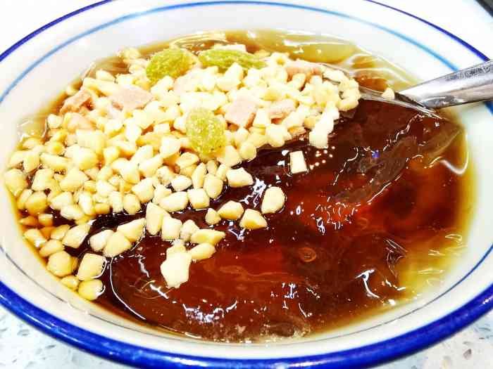 重山钵钵(朝阳剧场店)-"好吃好吃店面不大但是人很多,装修的也很.