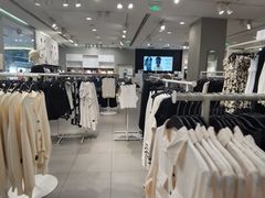 -H&M(鹏欣水游城店)